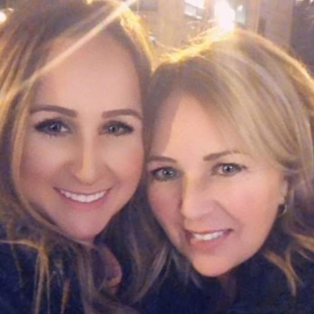 Meet your Posher, Lora-lee